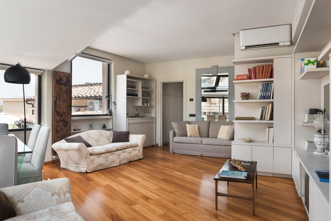 Idyllia - Penthouse In Navona Area Apartamento *